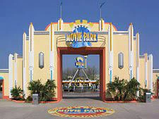 Ingang van Movie Park Germany – uitjesbestemming voor examenkandidaten van Pius X College op de laatste lesdag
