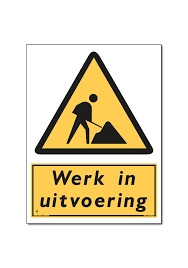 Waarschuwingsbord werk in uitvoering – parkeerplaats Pius X College tijdelijk afgesloten door werkzaamheden